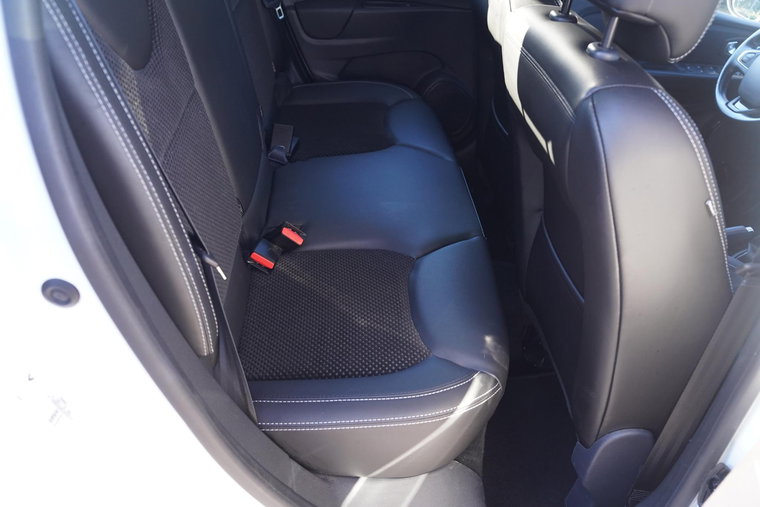Vehicle Image 35