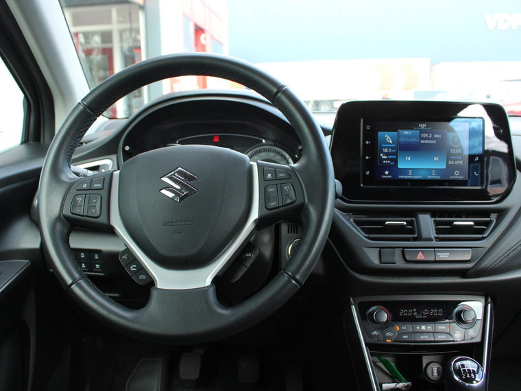 Vehicle Image 6