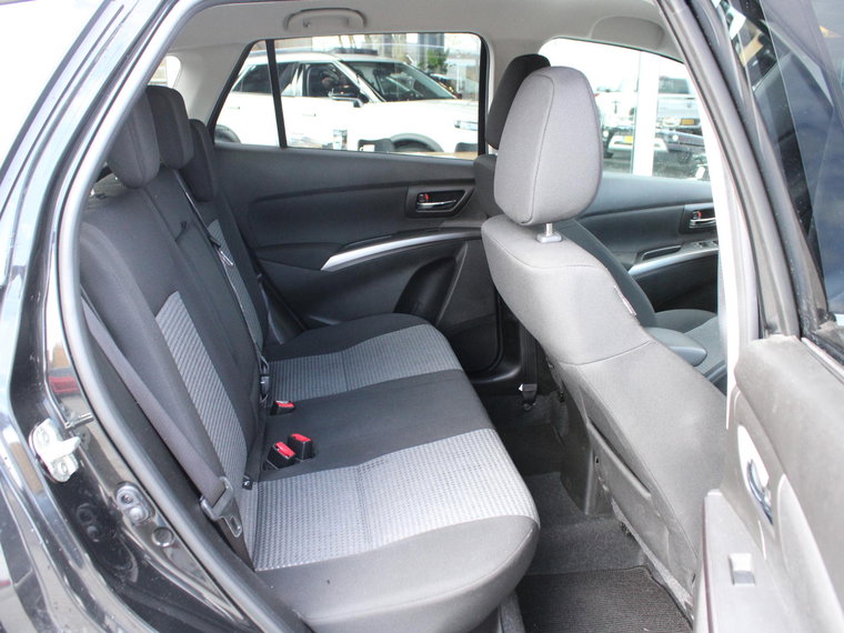 Vehicle Image 8