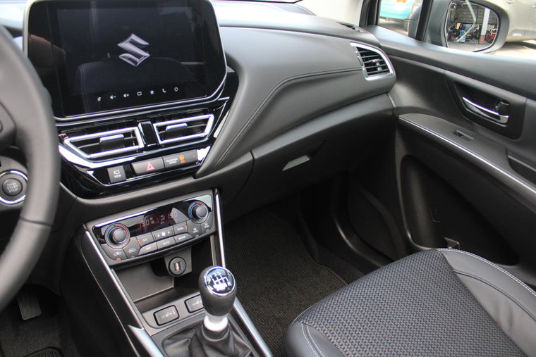 Vehicle Image 15