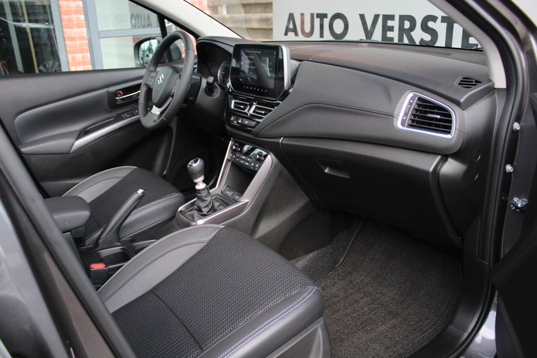 Vehicle Image 35