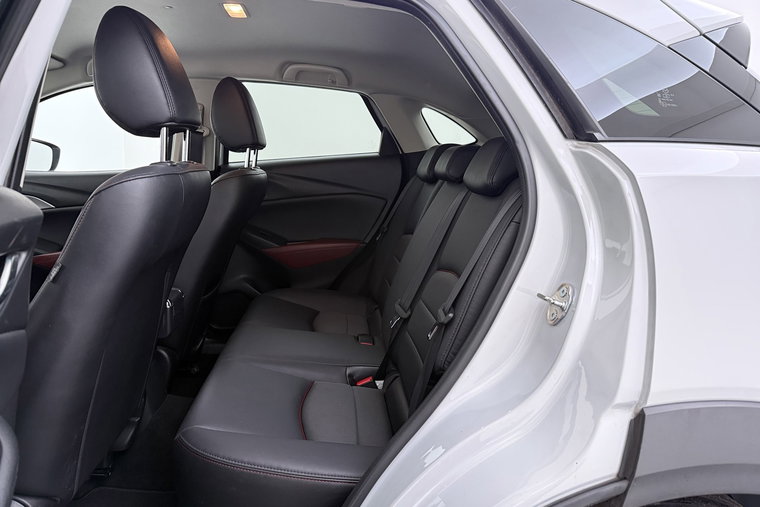 Vehicle Image 16