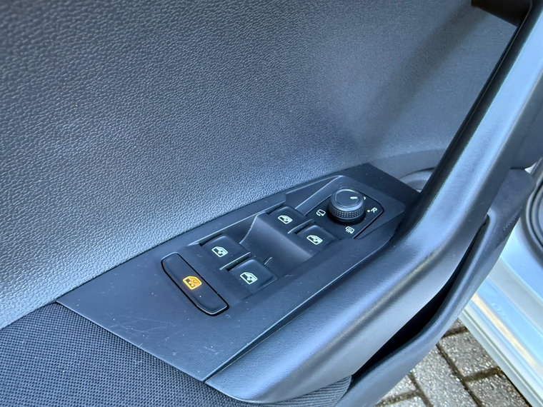 Vehicle Image 24