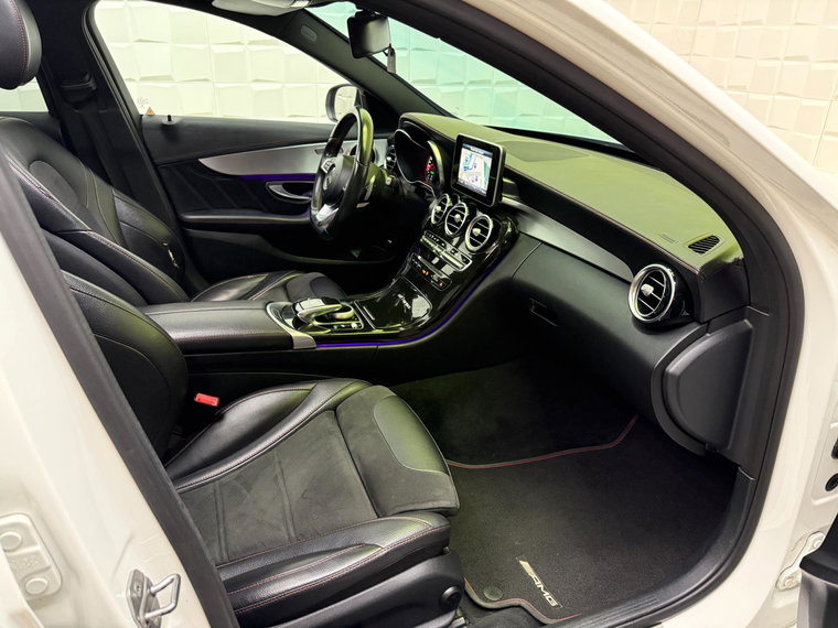 Vehicle Image 36