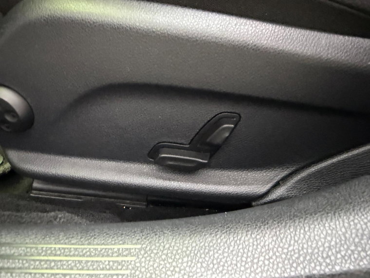 Vehicle Image 40