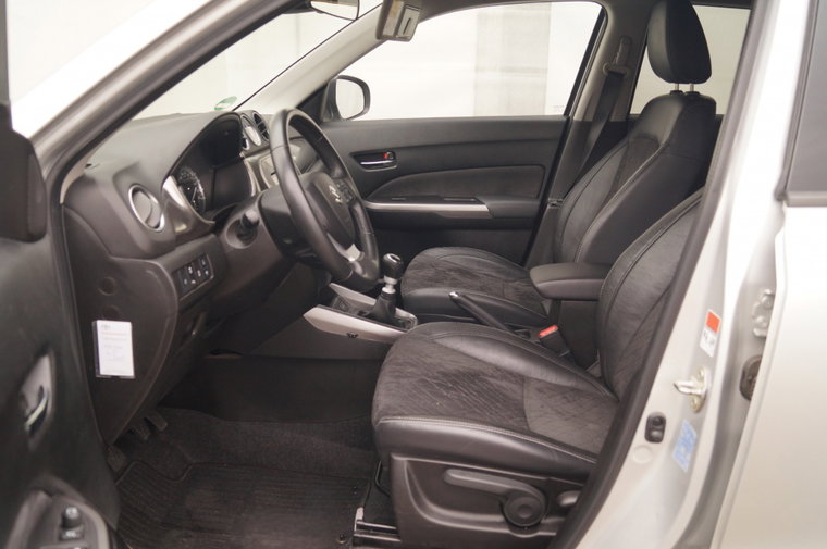Vehicle Image 7