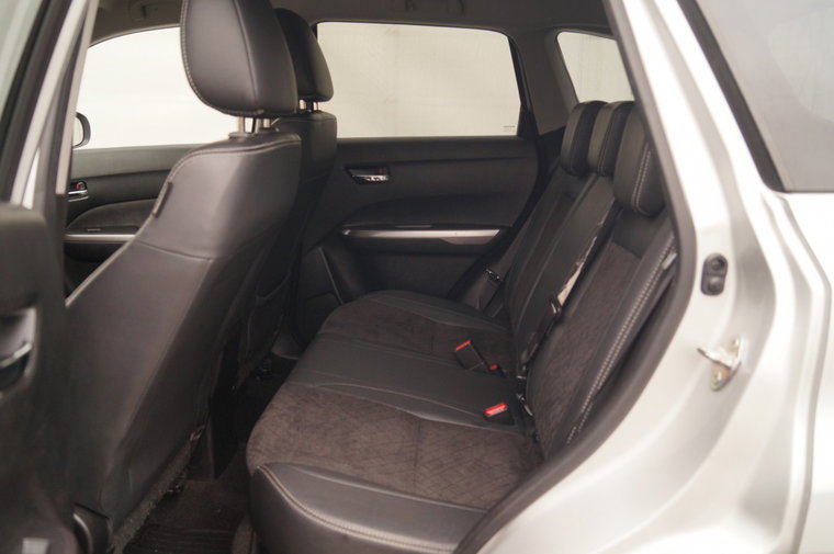 Vehicle Image 8