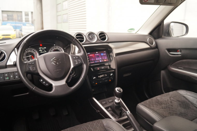 Vehicle Image 9