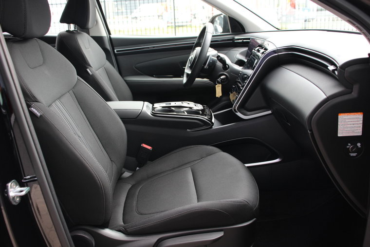 Vehicle Image 16