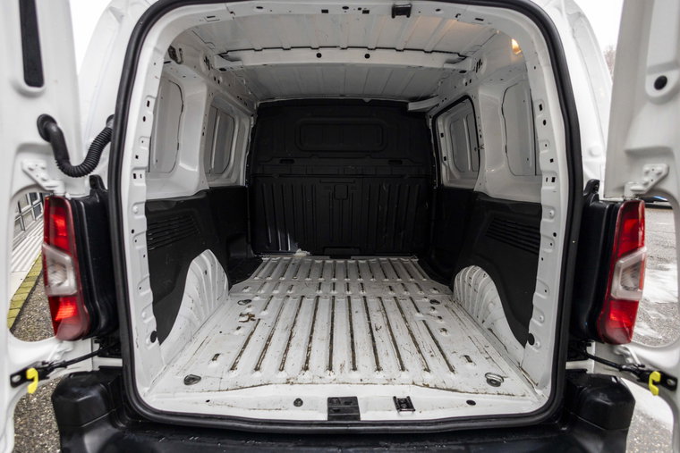 Vehicle Image 13