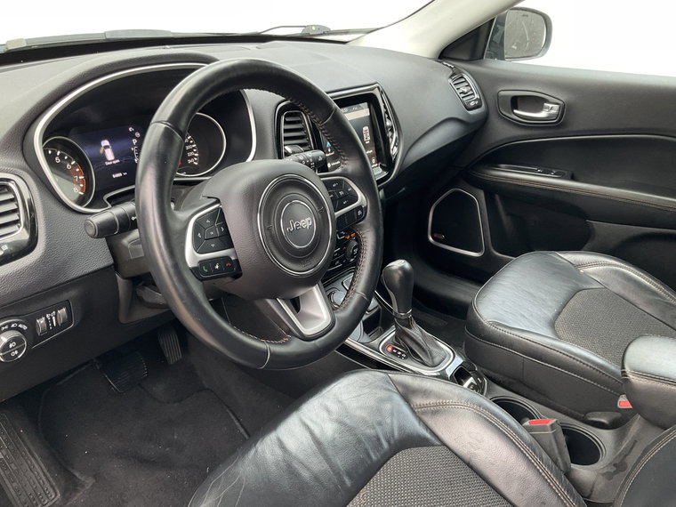 Vehicle Image 38