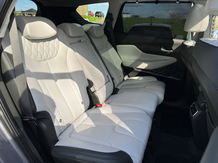 Vehicle Image 23