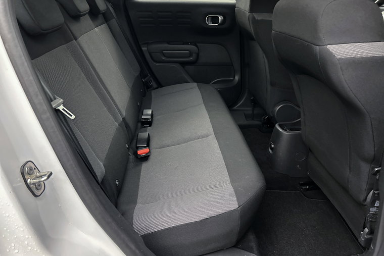 Vehicle Image 26