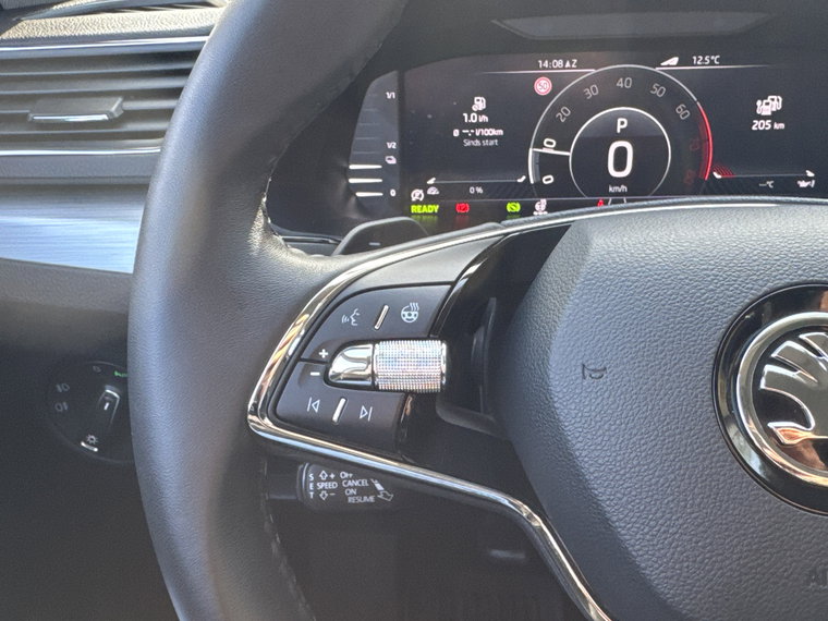 Vehicle Image 23