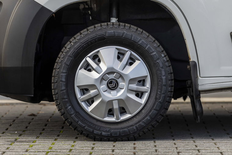 Vehicle Image 21