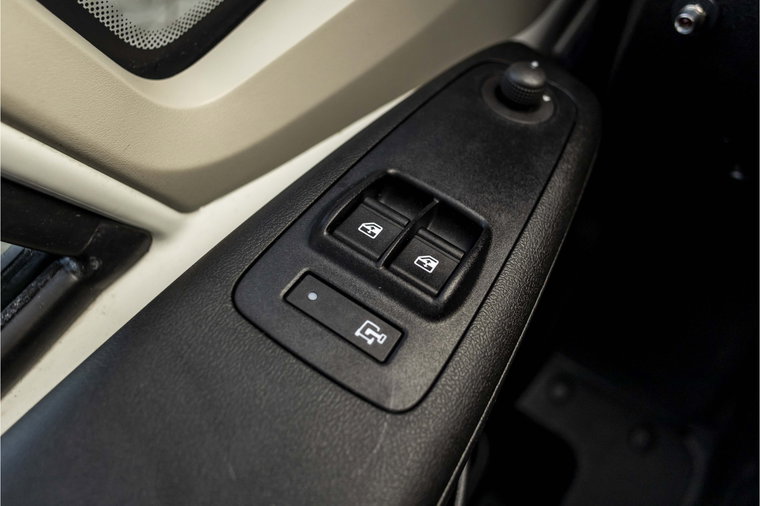 Vehicle Image 23
