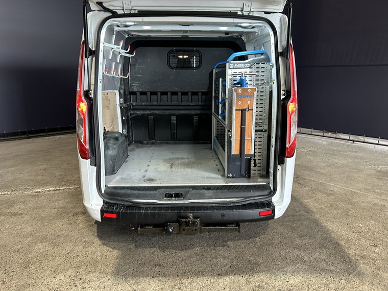 Vehicle Image 13