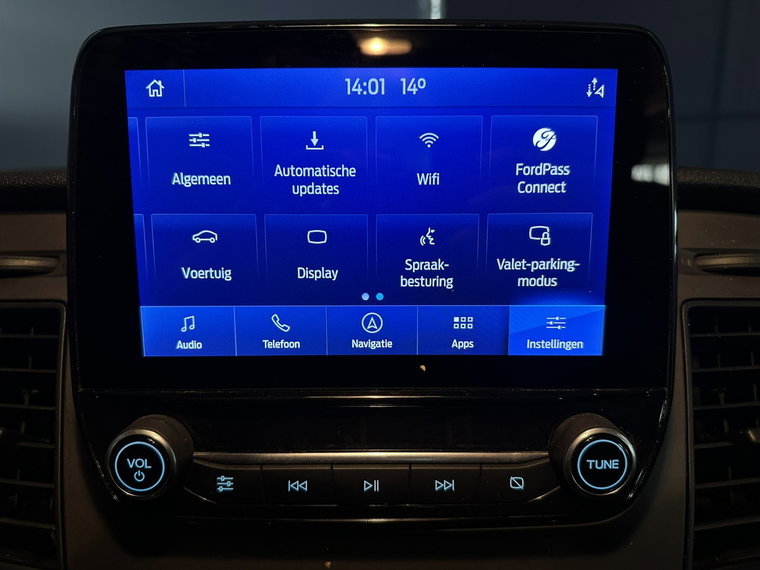 Vehicle Image 18