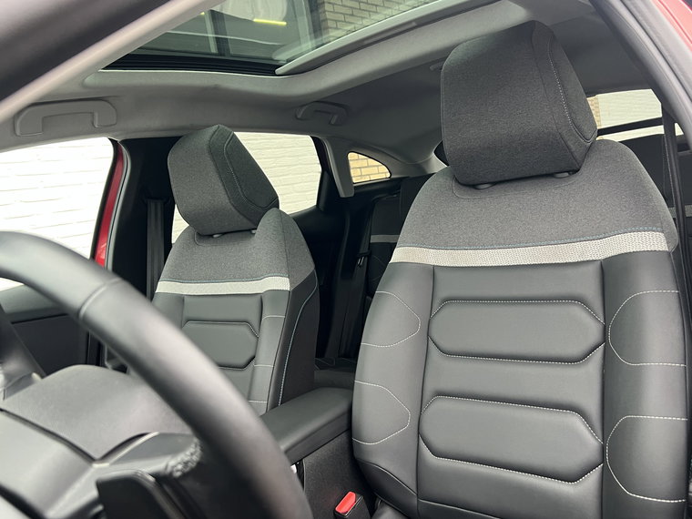 Vehicle Image 30