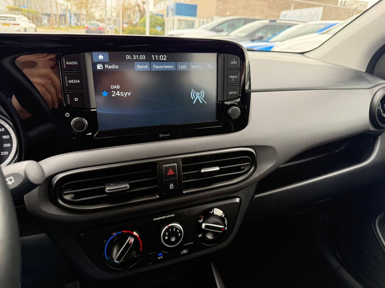 Vehicle Image 14