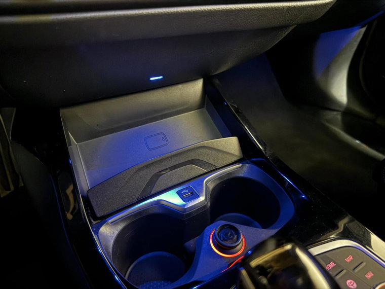 Vehicle Image 52