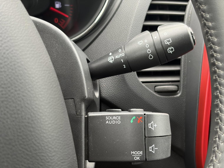 Vehicle Image 26