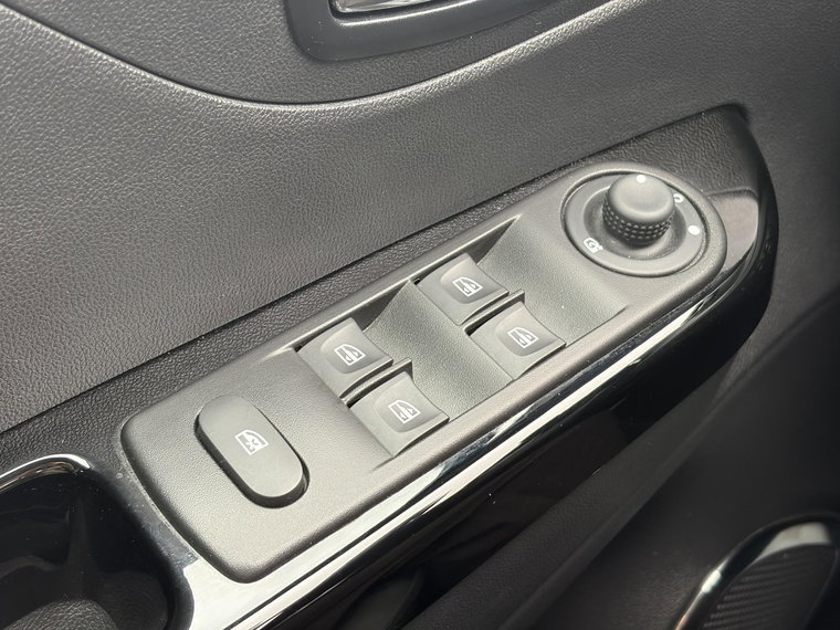 Vehicle Image 28