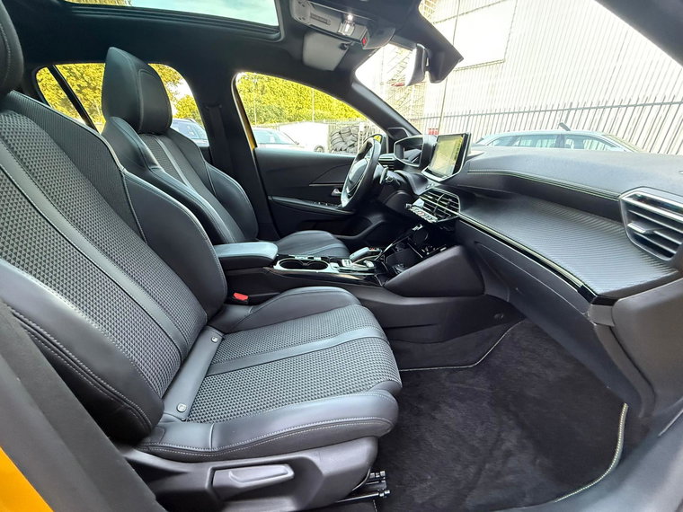 Vehicle Image 23