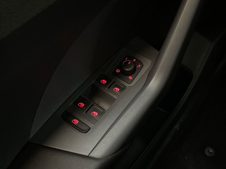 Vehicle Image 27