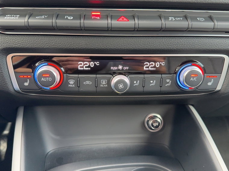 Vehicle Image 26