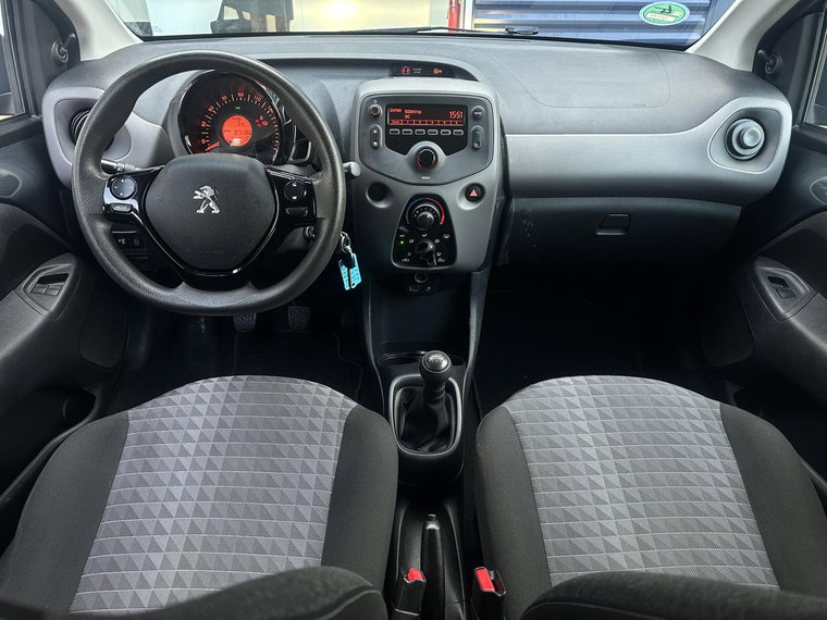 Vehicle Image 14