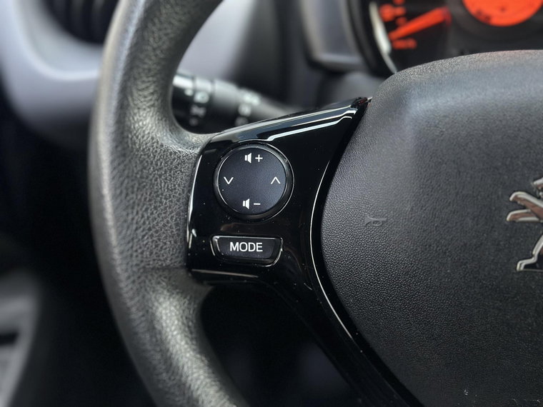 Vehicle Image 23