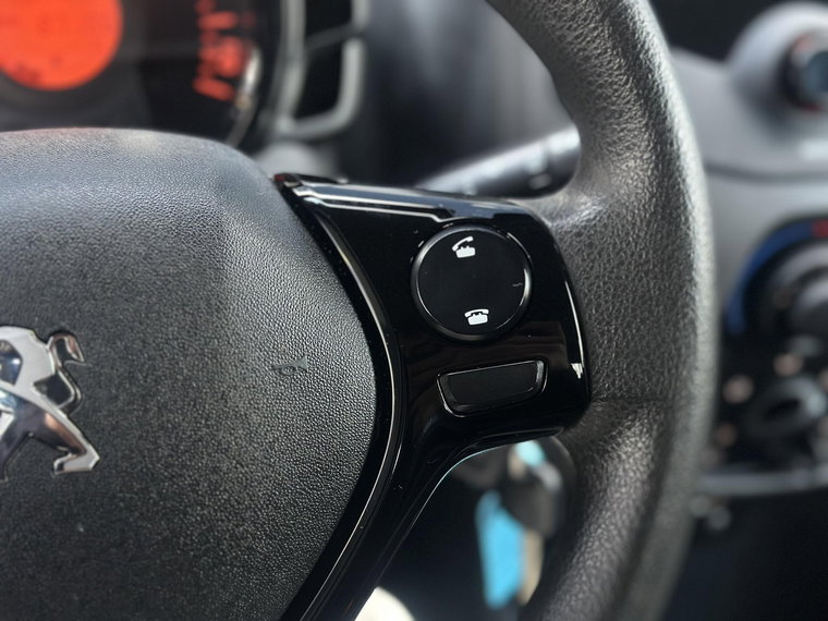 Vehicle Image 24