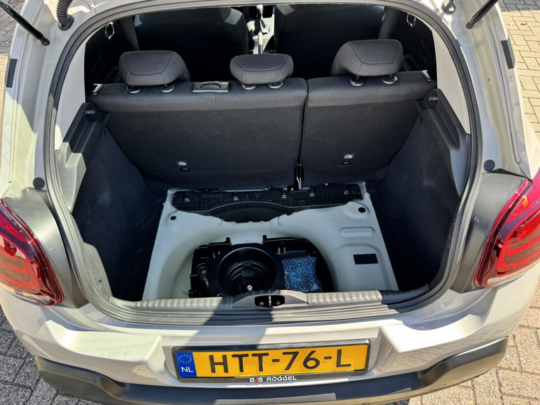 Vehicle Image 19
