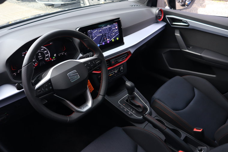 Vehicle Image 10