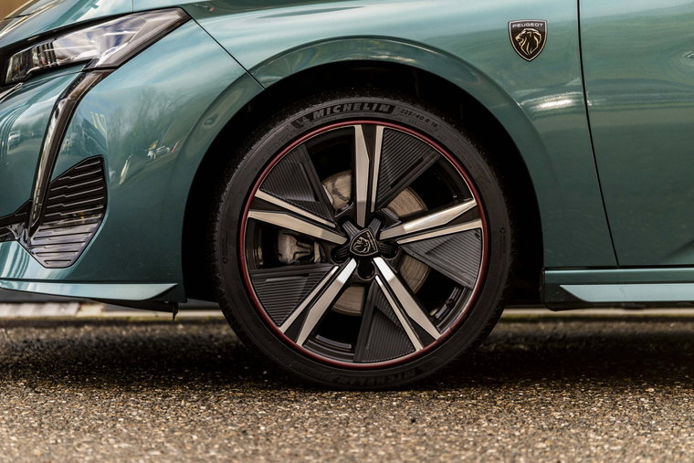 Vehicle Image 9