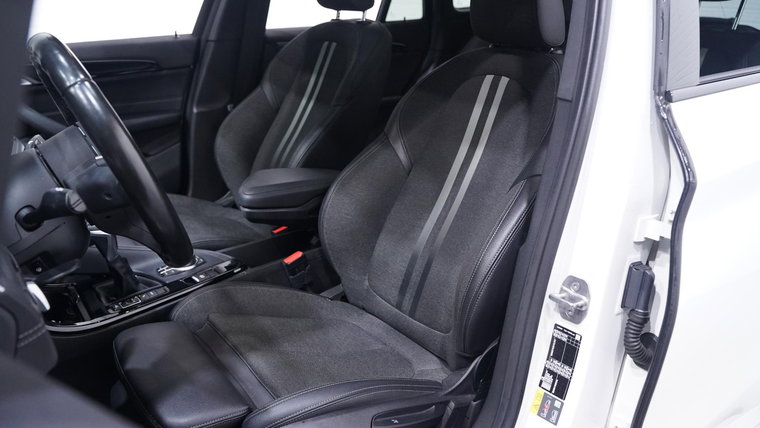 Vehicle Image 40