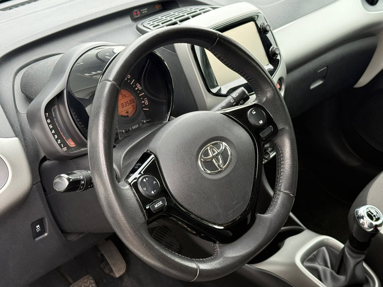 Vehicle Image 15