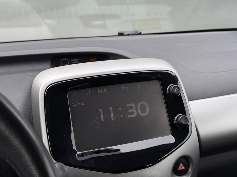 Vehicle Image 11