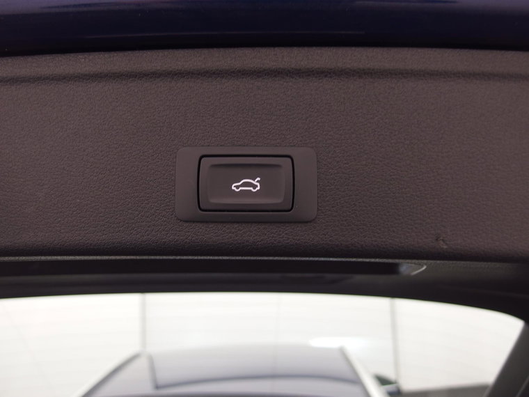 Vehicle Image 42