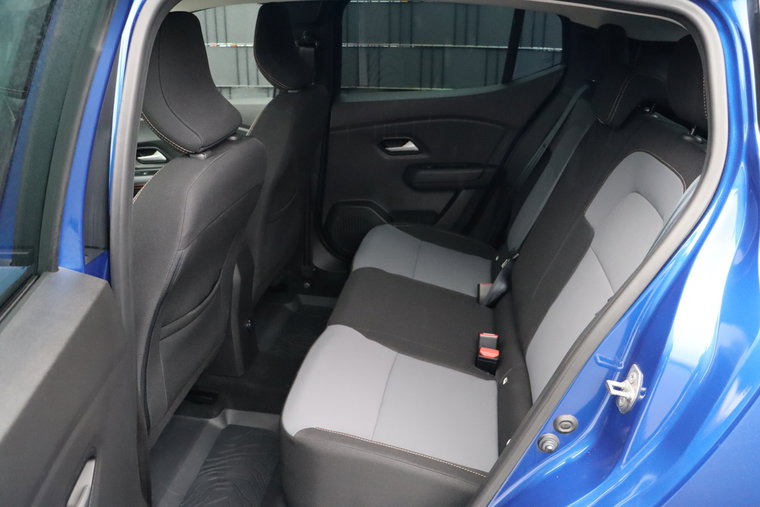 Vehicle Image 22