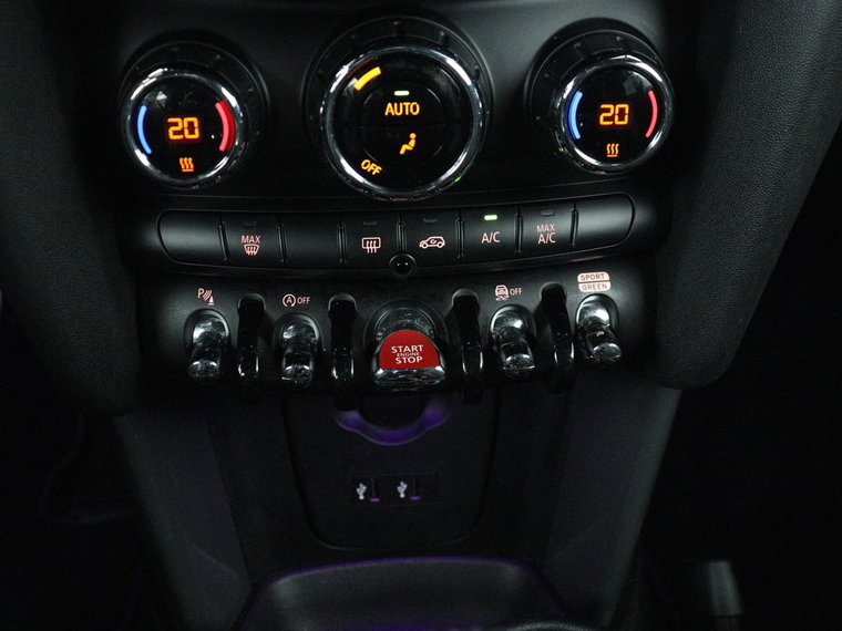 Vehicle Image 29