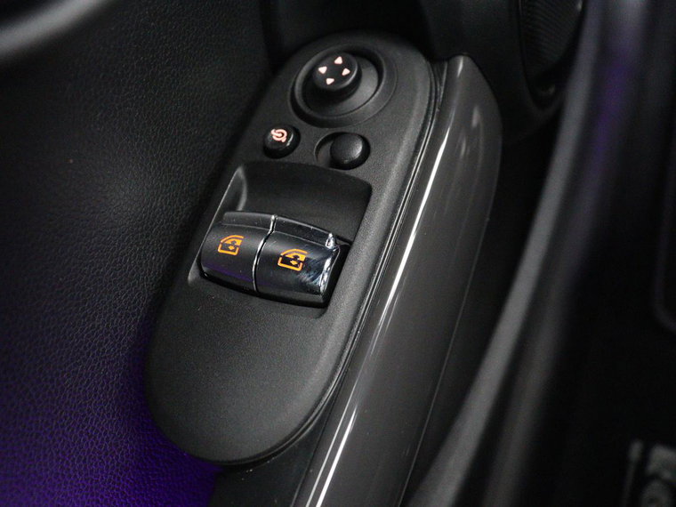 Vehicle Image 34