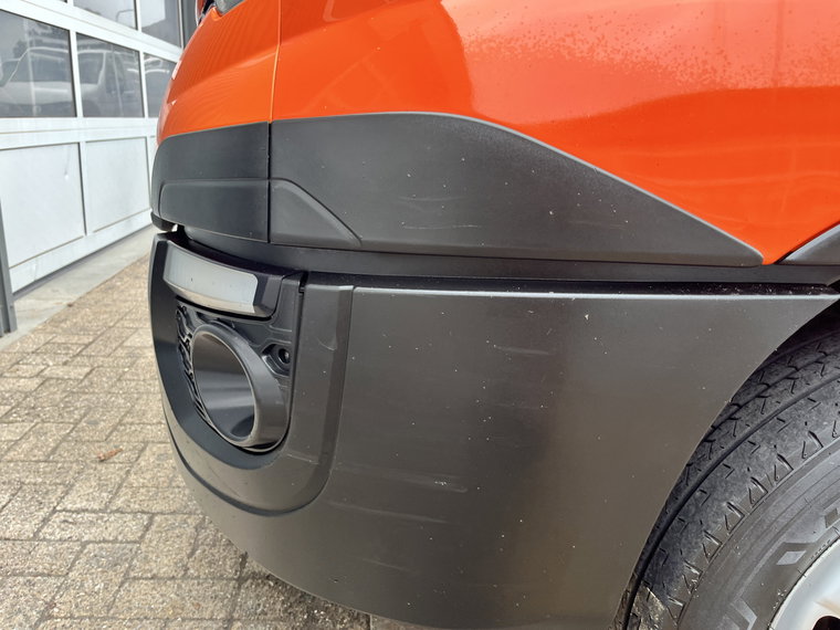 Vehicle Image 35