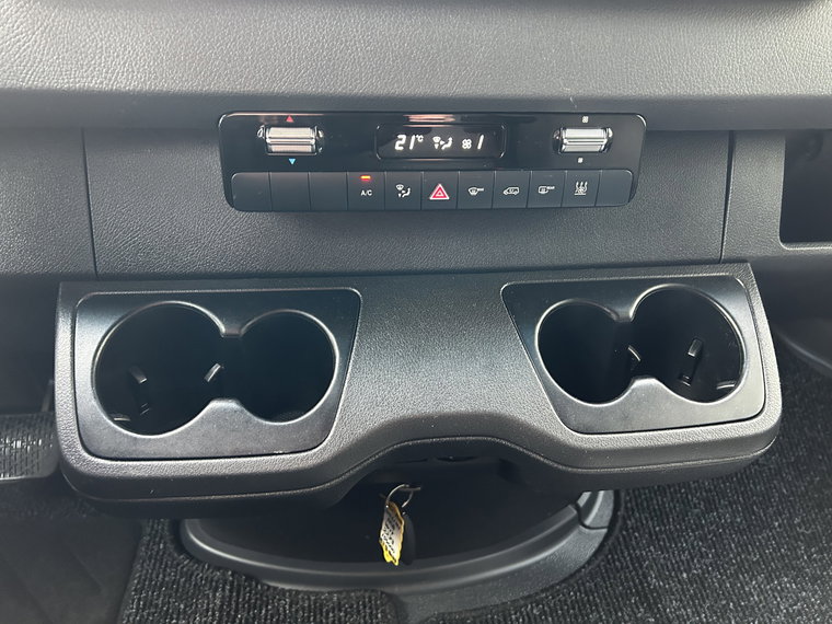 Vehicle Image 26