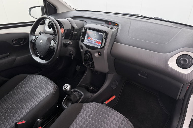 Vehicle Image 15