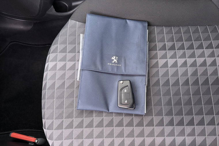 Vehicle Image 30