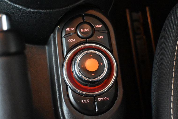 Vehicle Image 24
