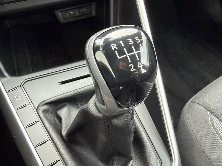 Vehicle Image 26