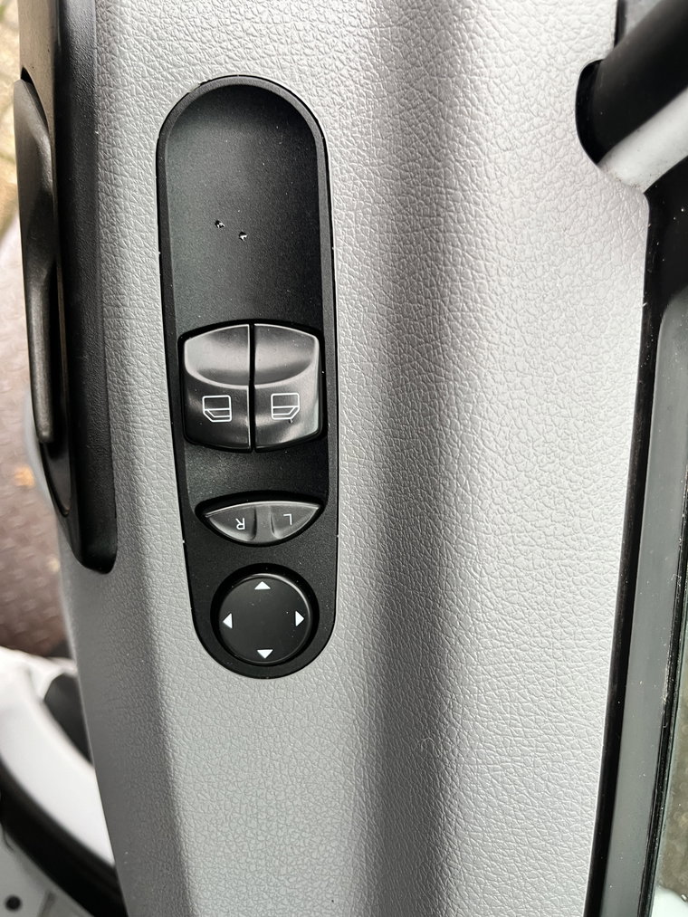 Vehicle Image 28